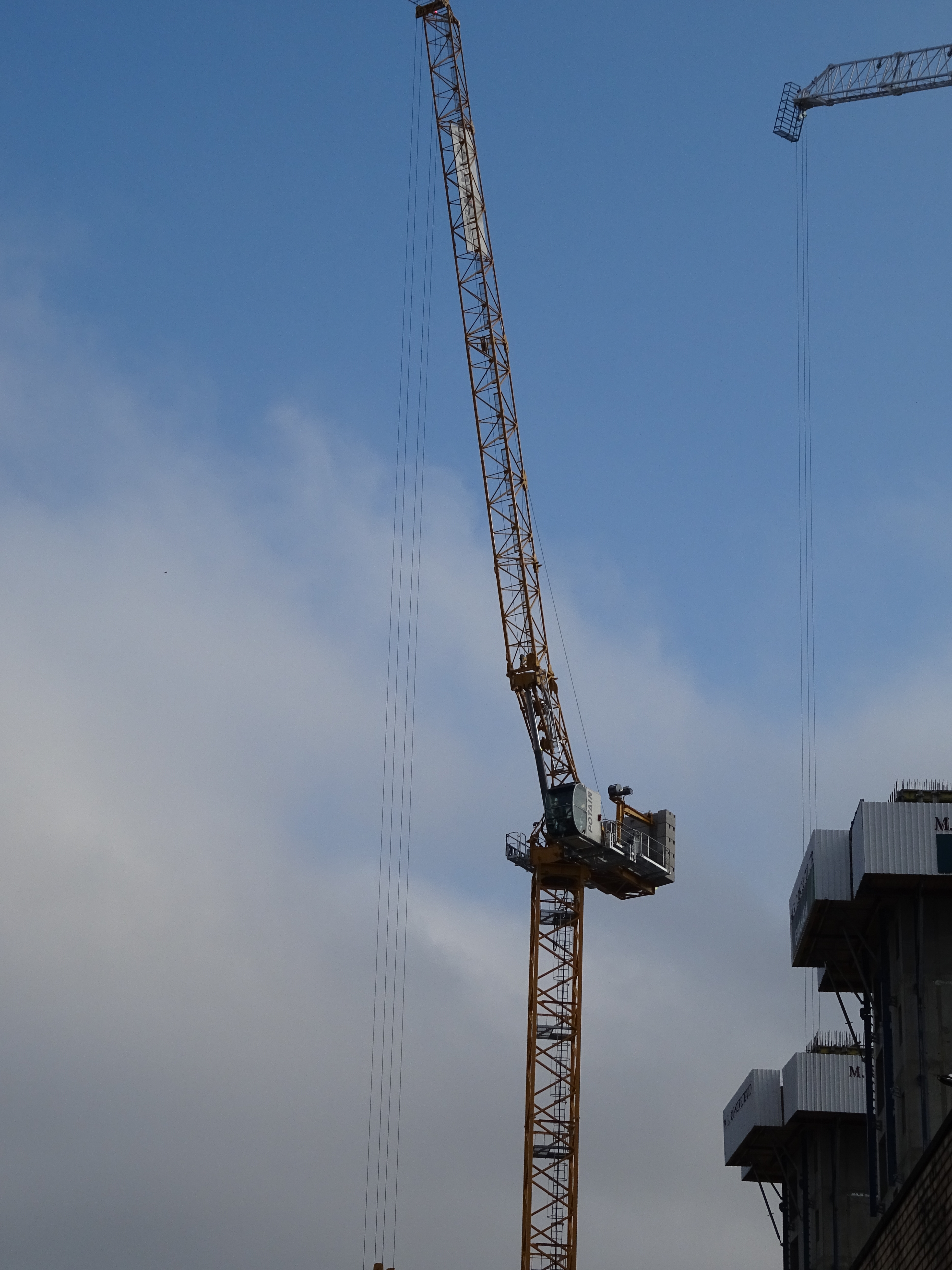 World’s First Potain MRH 175 Hydraulic Luffing Jib Crane Commissioned ...