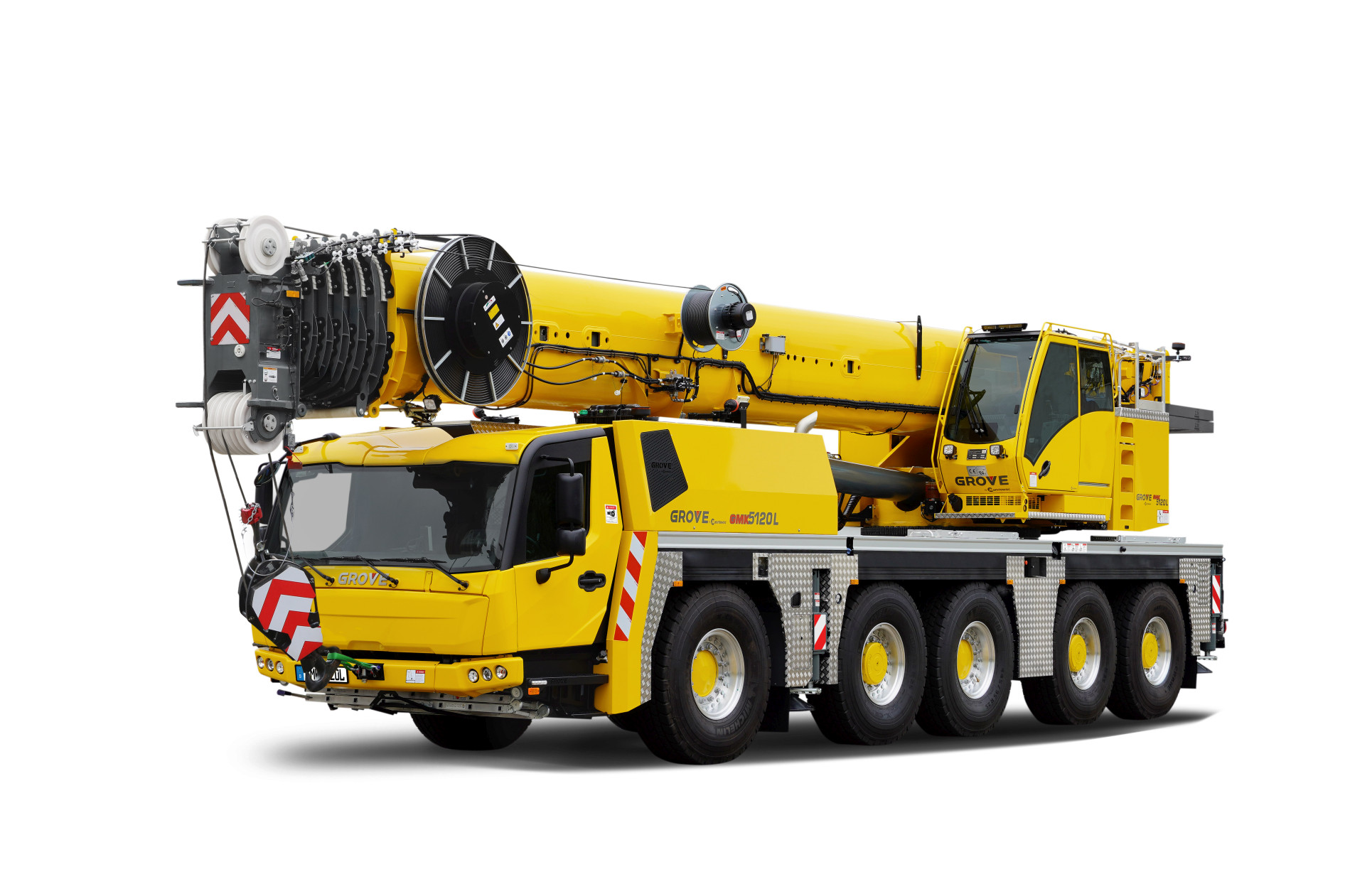 Grove presents two new five-axle all-terrain cranes at customer 