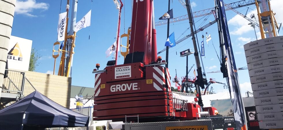 MATEXPO_2019 Manitowoc_Cranes_on_display_at_MATEXPO_2019