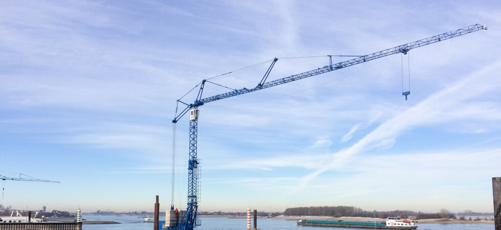 Manitowoc’s EnCORE™ program delivers a refurbished lifting solution to De Gerlien van Tiem Shipyard (image 1) Manitowocs-EnCORE-program.jpg