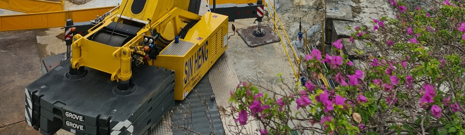 Singapores-first-Grove-GMK5250XL-1-delivered-to-Sin-Heng-Heavy-Machinery-01.jpg
