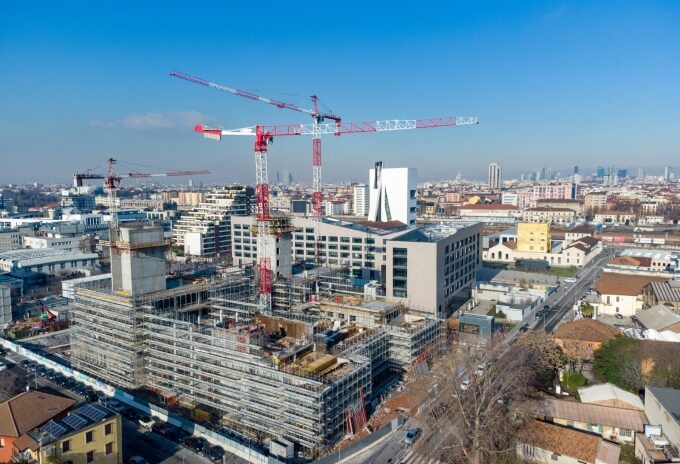 Three-Potain-cranes-deployed-for-Symbiosis-urban-regeneration-project-in-Milan-Italy-02.jpg