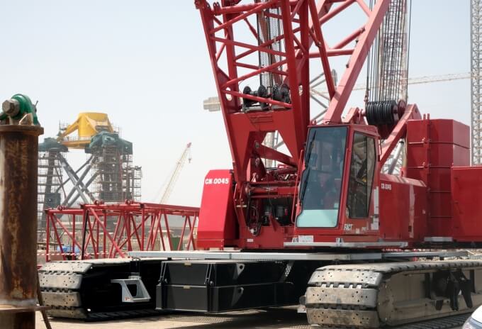 Lamprell-adds-second-Manitowoc-999-crawler-crane-to-support-energy-projects-3.jpg