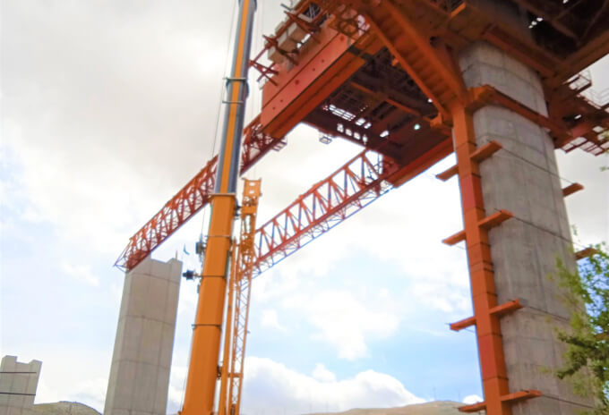 Reliable-performance-and-service-leads-Gruas-Alhambra-to-invest-in-more-Grove-all-terrain-cranes-2.jpg