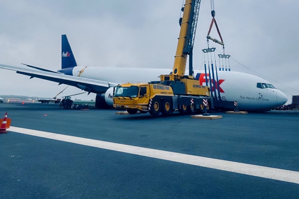 Grove-GMK6300L-1-comes-to the-rescue-following-incident-at-Istanbul-Airport-1.jpg