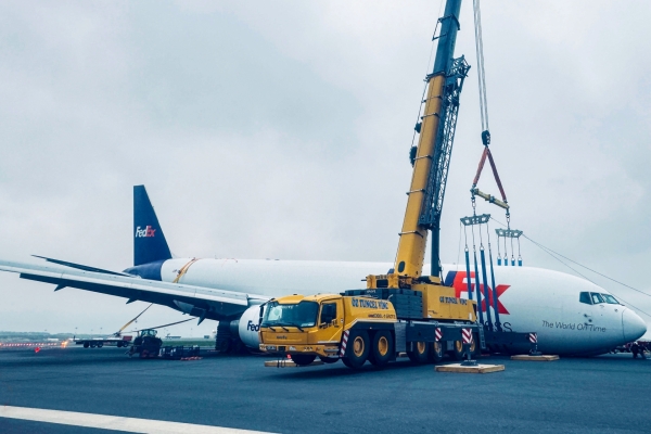 Grove-GMK6300L-1-comes-to the-rescue-following-incident-at-Istanbul-Airport-4.jpg
