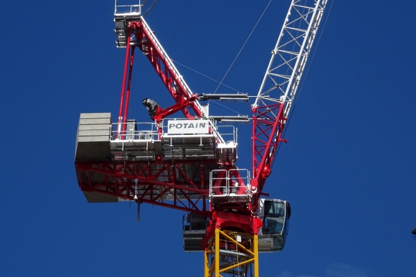 Bennetts-Cranes-deploys-worlds-first-Potain-MR-309-for-40-The-Broadway-project-in-London-UK-02.jpg